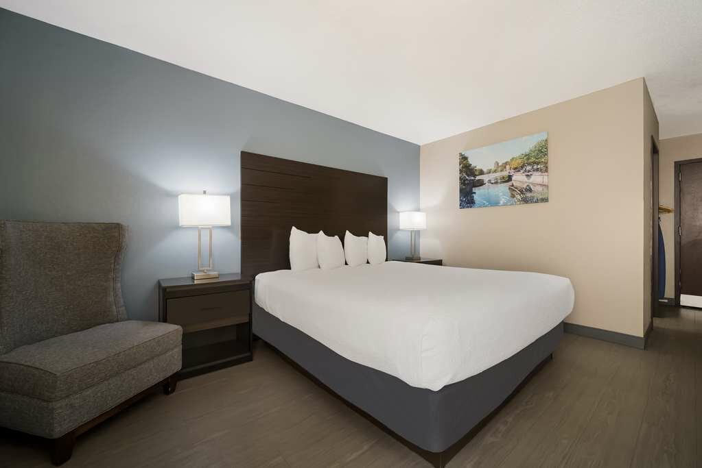 Фото Best Western Executive Inn
