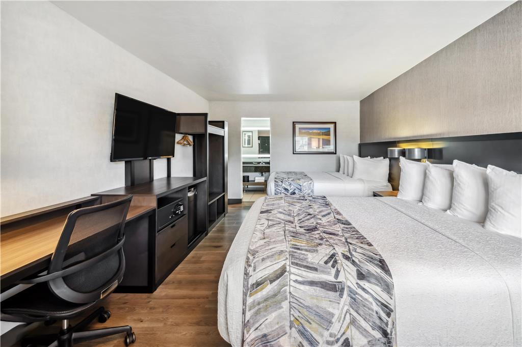 Фото Best Western Plus Hilltop Inn