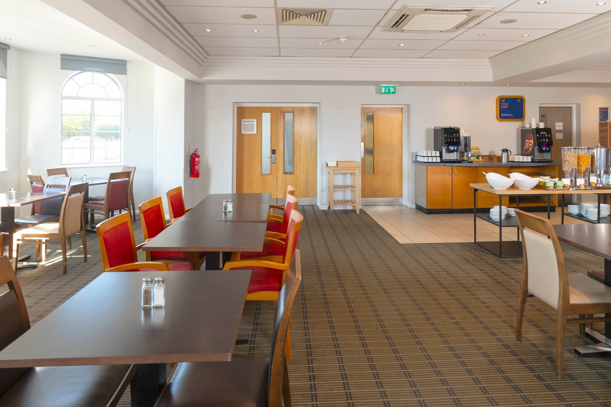 Фото Holiday Inn Express London Chingford