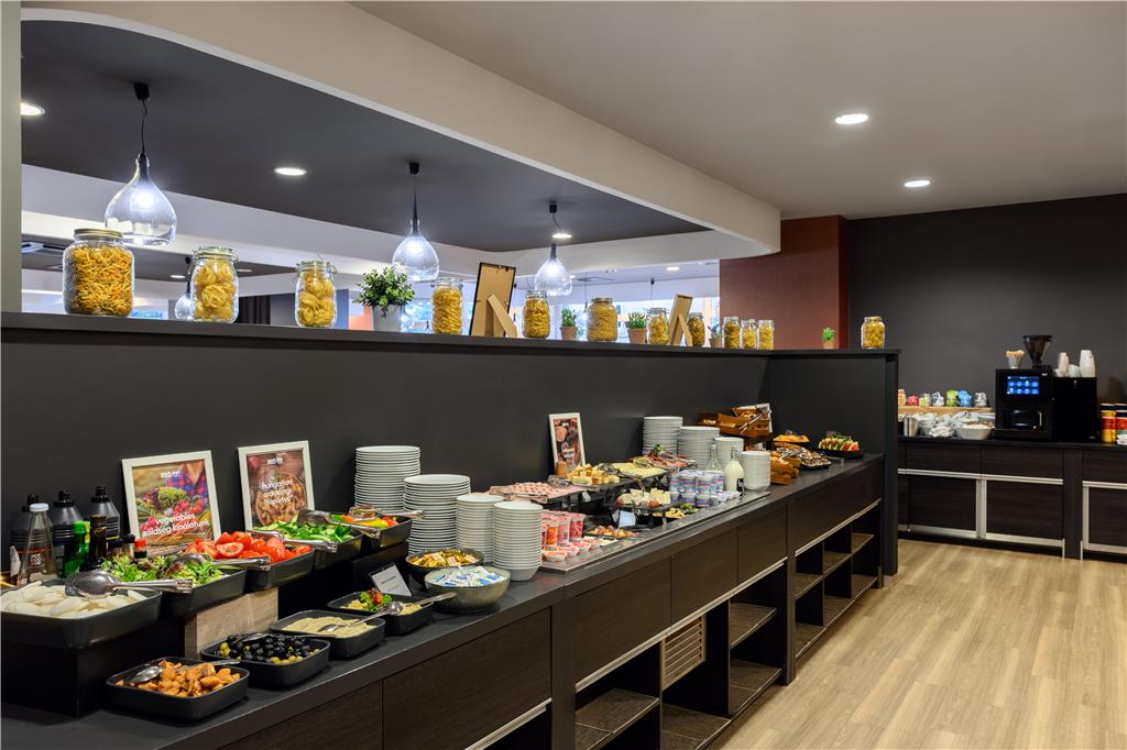 Фото Park Inn by Radisson Budapest