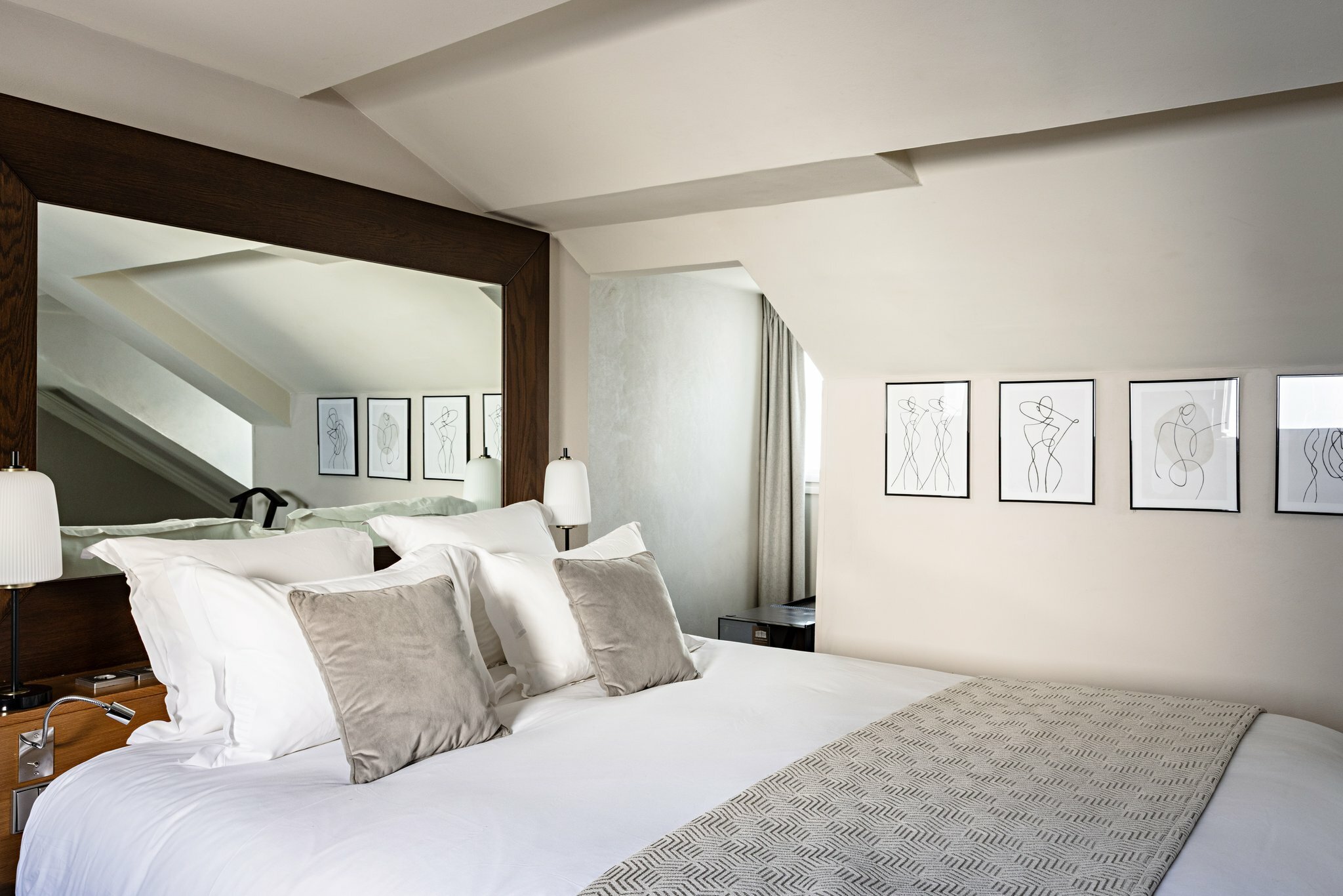 Фото Holiday Inn Paris Elysees