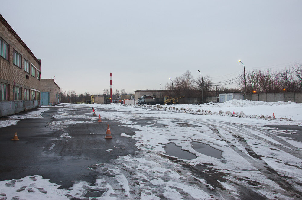 Parking lot Okhranyayemaya stoyanka dlya gruzovikov s otelem, Domodedovo, photo