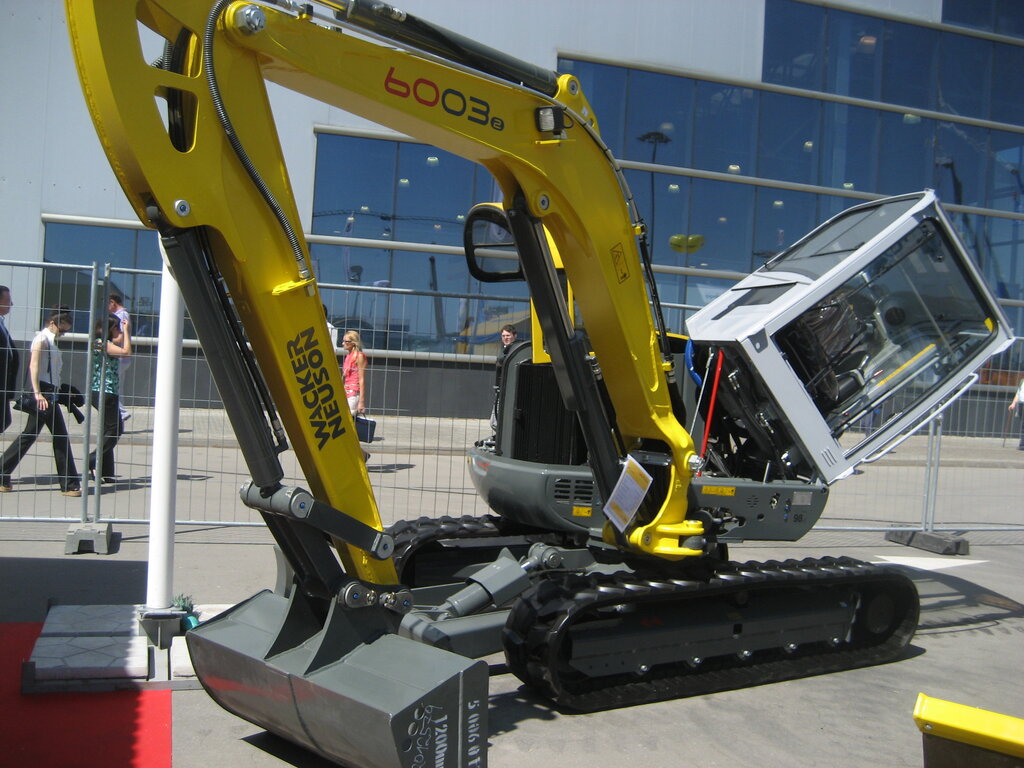 معدات ومركبات الخاصة Leasing Credit Tehnics Ltd ، موسكو، صورة