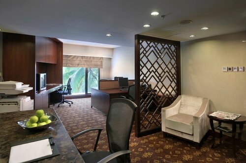 Внешний вид отеля Hilton Kuching в Кучинге, фото 3