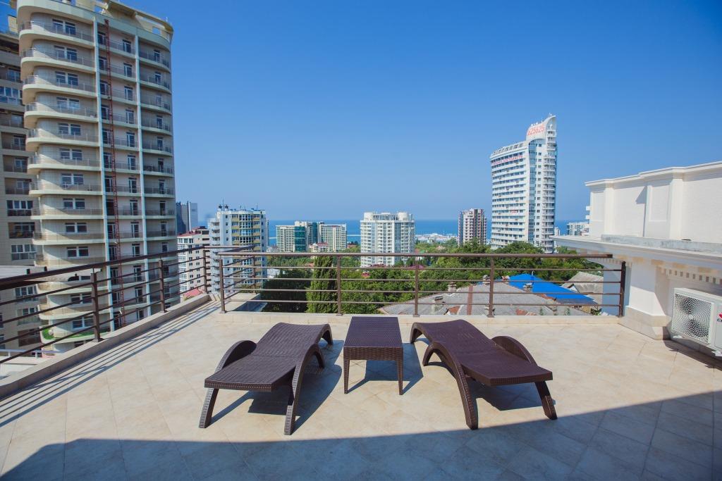 Фото Грейс Наири