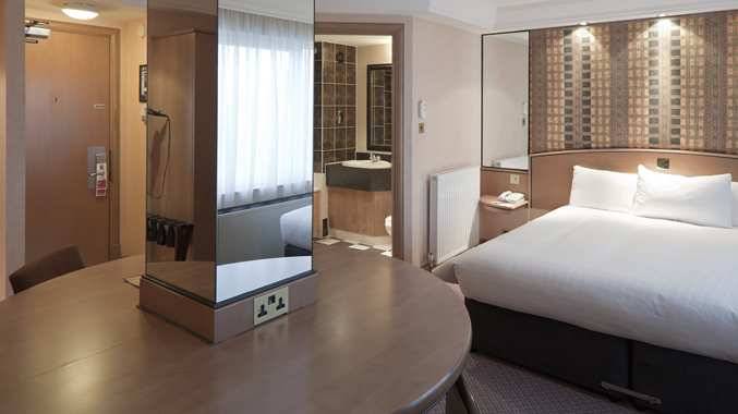 Фото DoubleTree by Hilton London - Hyde Park