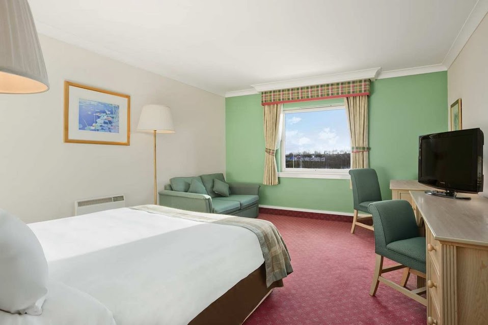 Фото DoubleTree by Hilton Glasgow Strathclyde