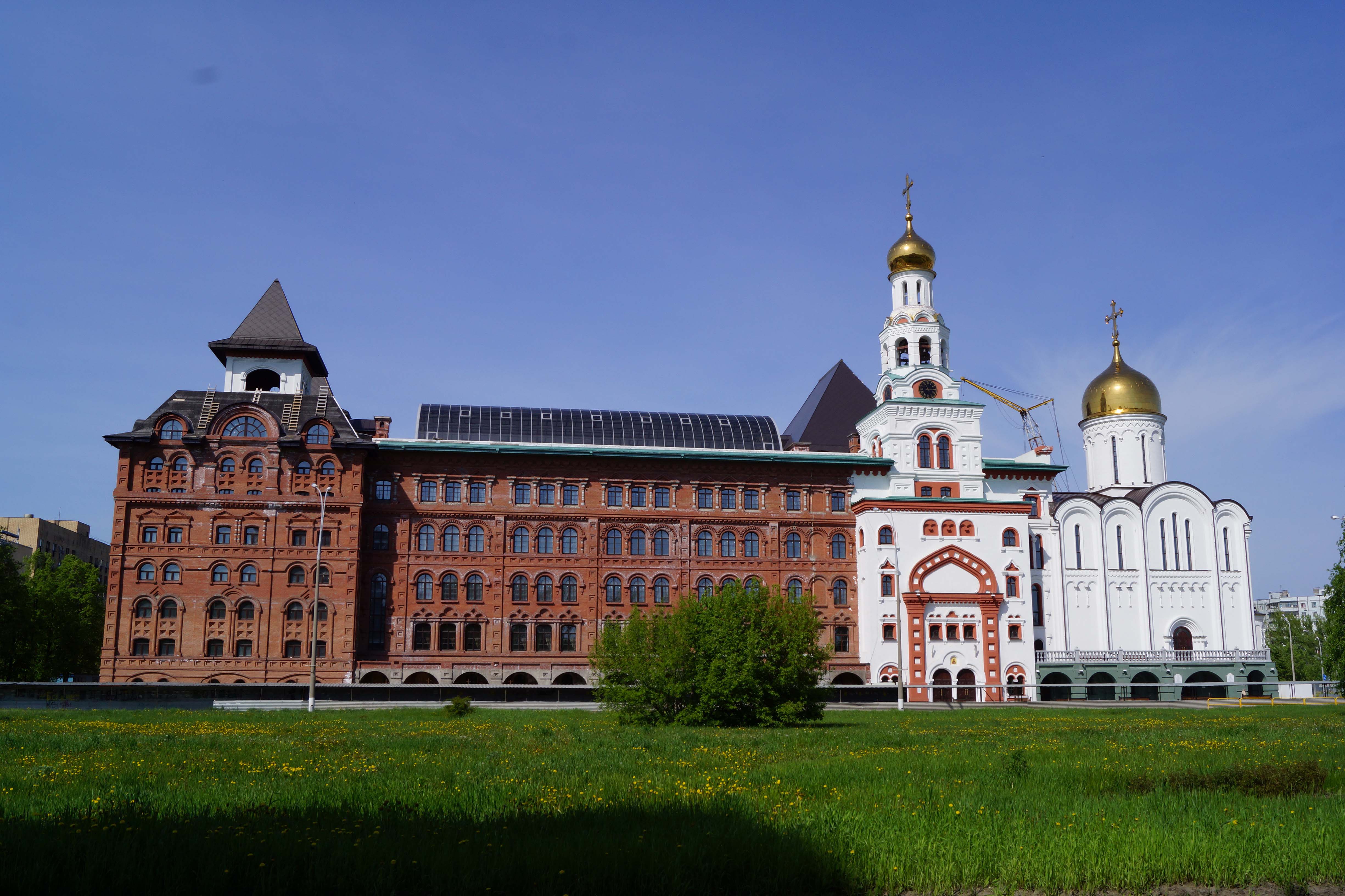 Православный институт тольятти фото Фото: Церковь Трех Святителей Великих при Поволжском православном институте, пра