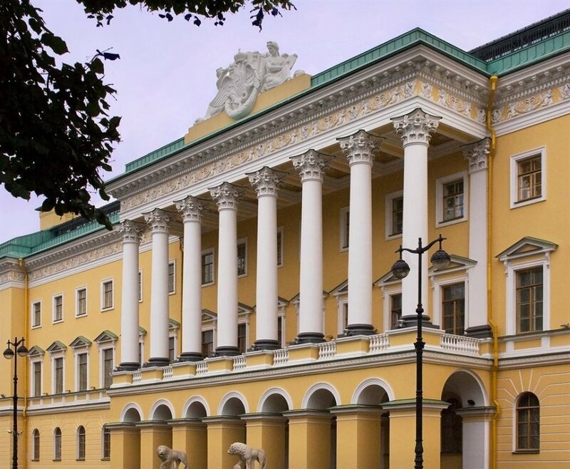 Гостиница Four Seasons Lion Palace St. Petersburg в Санкт-Петербурге