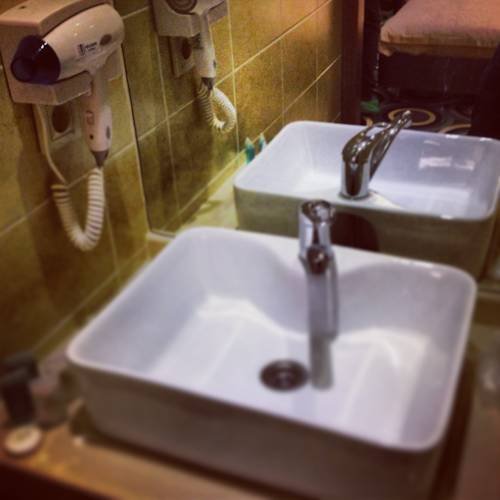 Фото Mildom Hotel