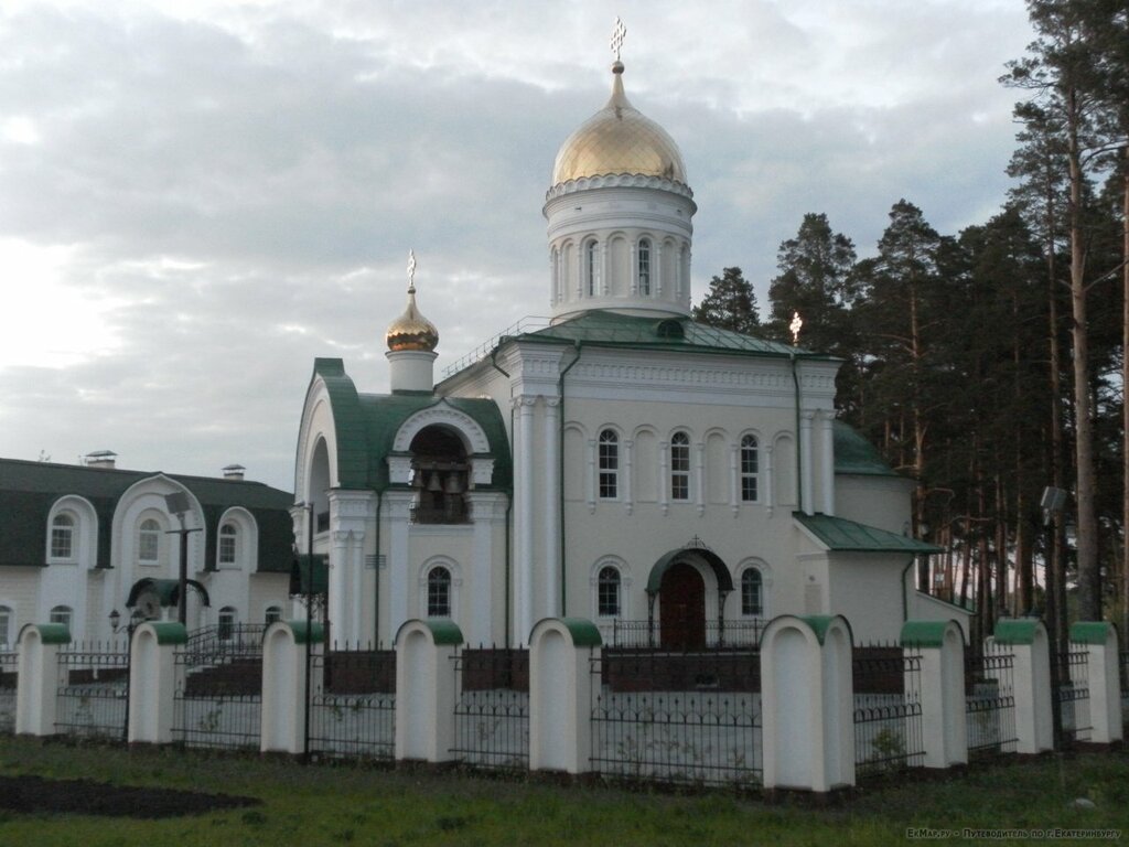 Православный храм Церковь святого мученика Иоанна Воина, Берёзовский, фото