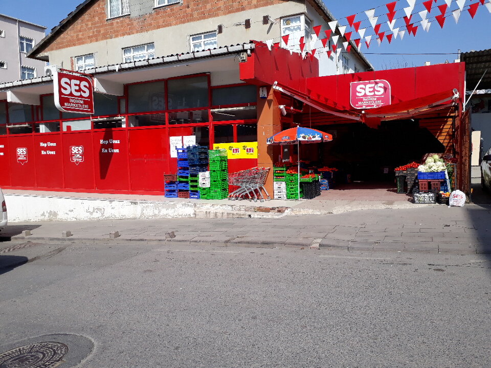 Grocery Four Voices Discount Markets, Istanbul, photo