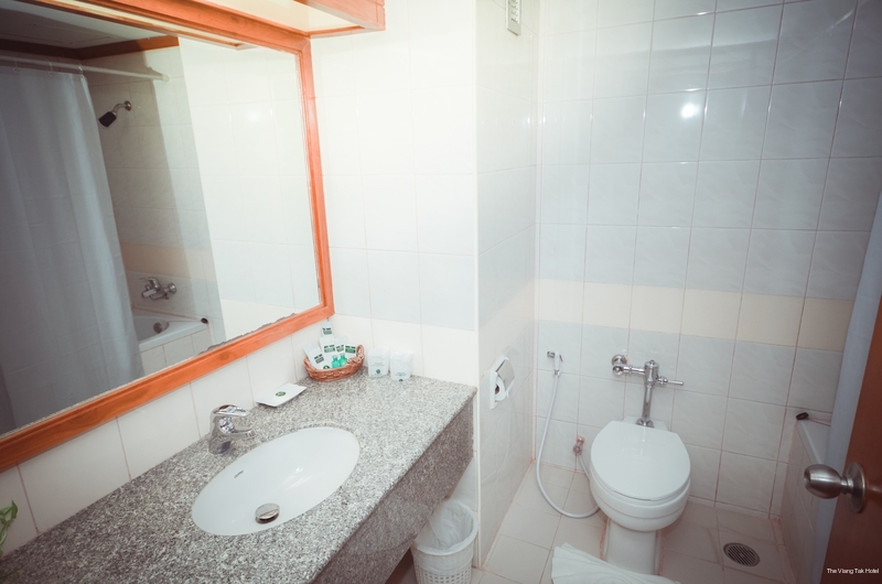 Фото The Viangtak Riverside Hotel