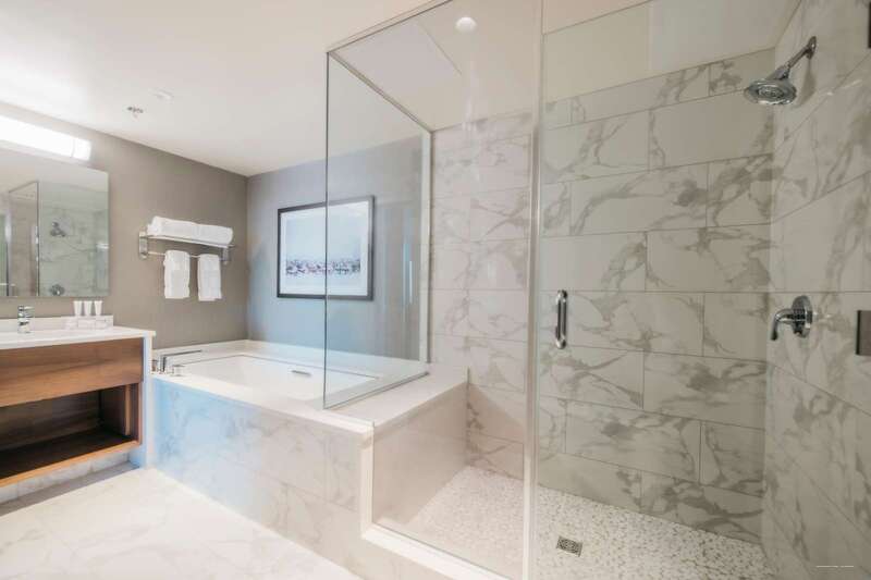 Фото The Explorer Hotel Yellowknife