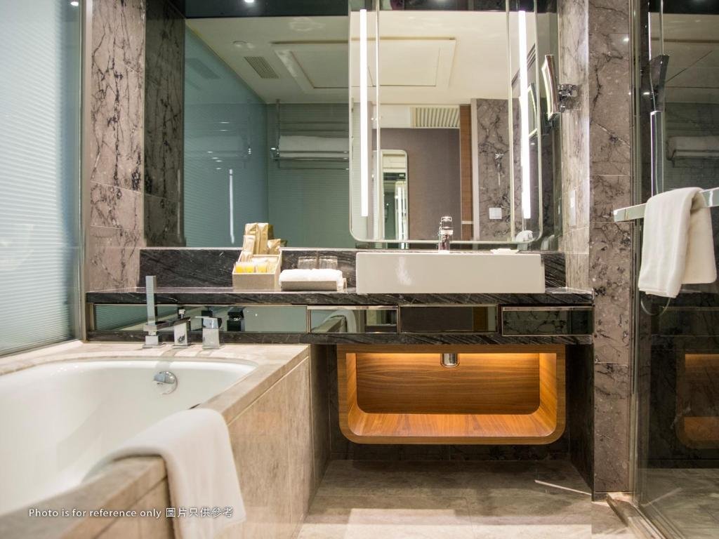 Фото Royal Plaza Hotel