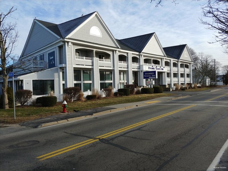 Фото Hyannis Travel Inn