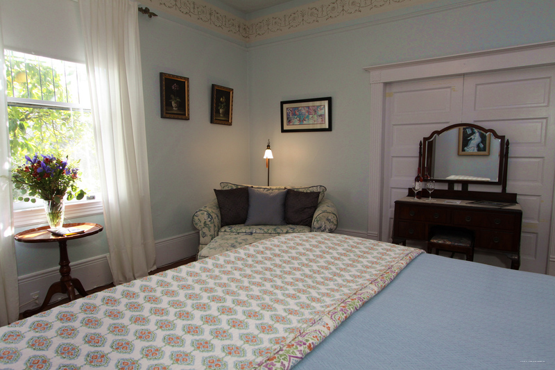 Фото Kelley & Young Wine Garden Inn