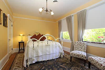 Фото Kelley & Young Wine Garden Inn