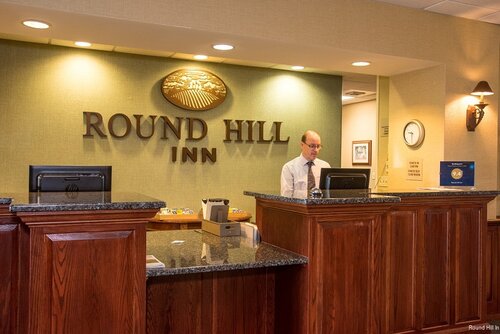 Гостиница Round Hill Inn
