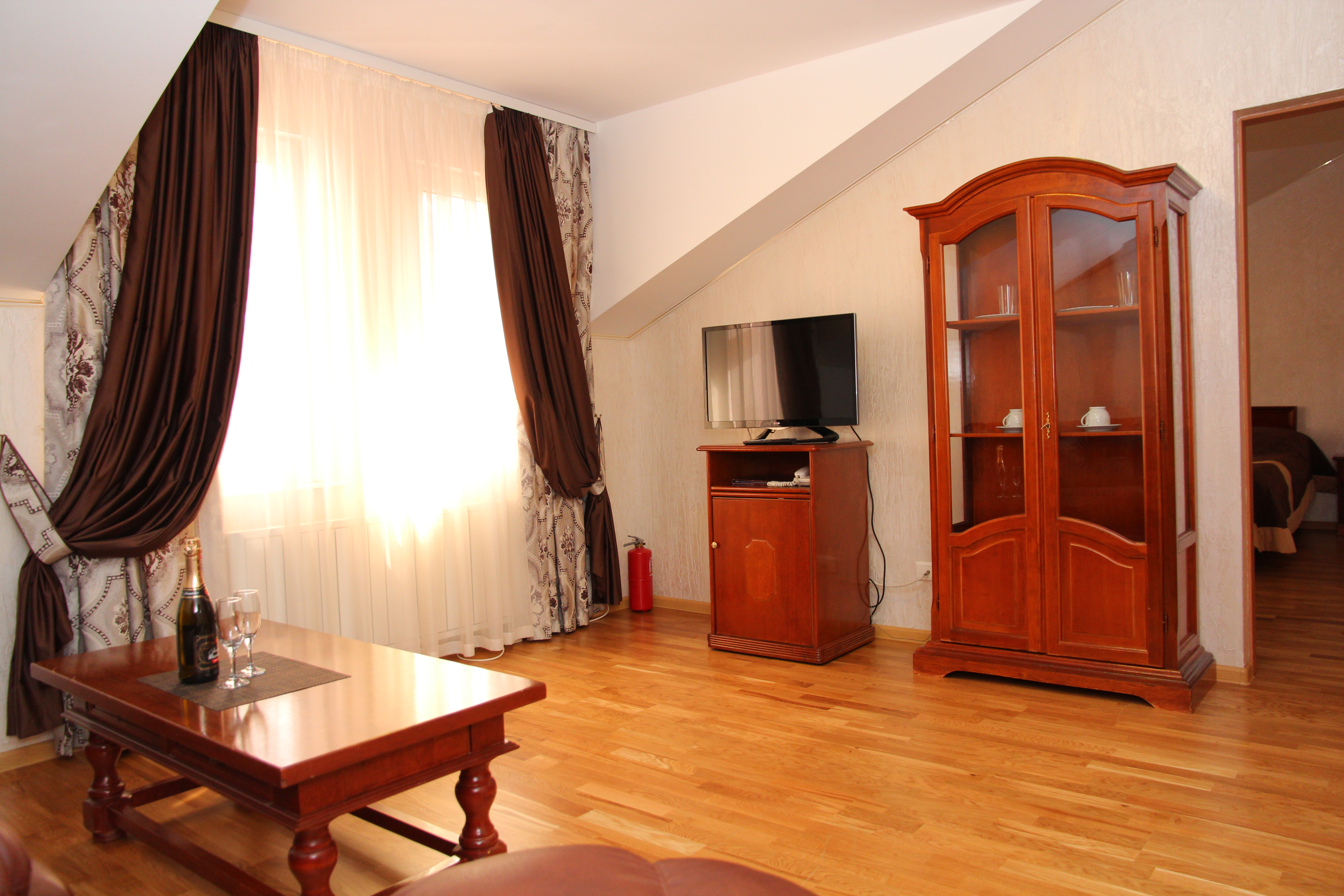 Фото Четыре короны