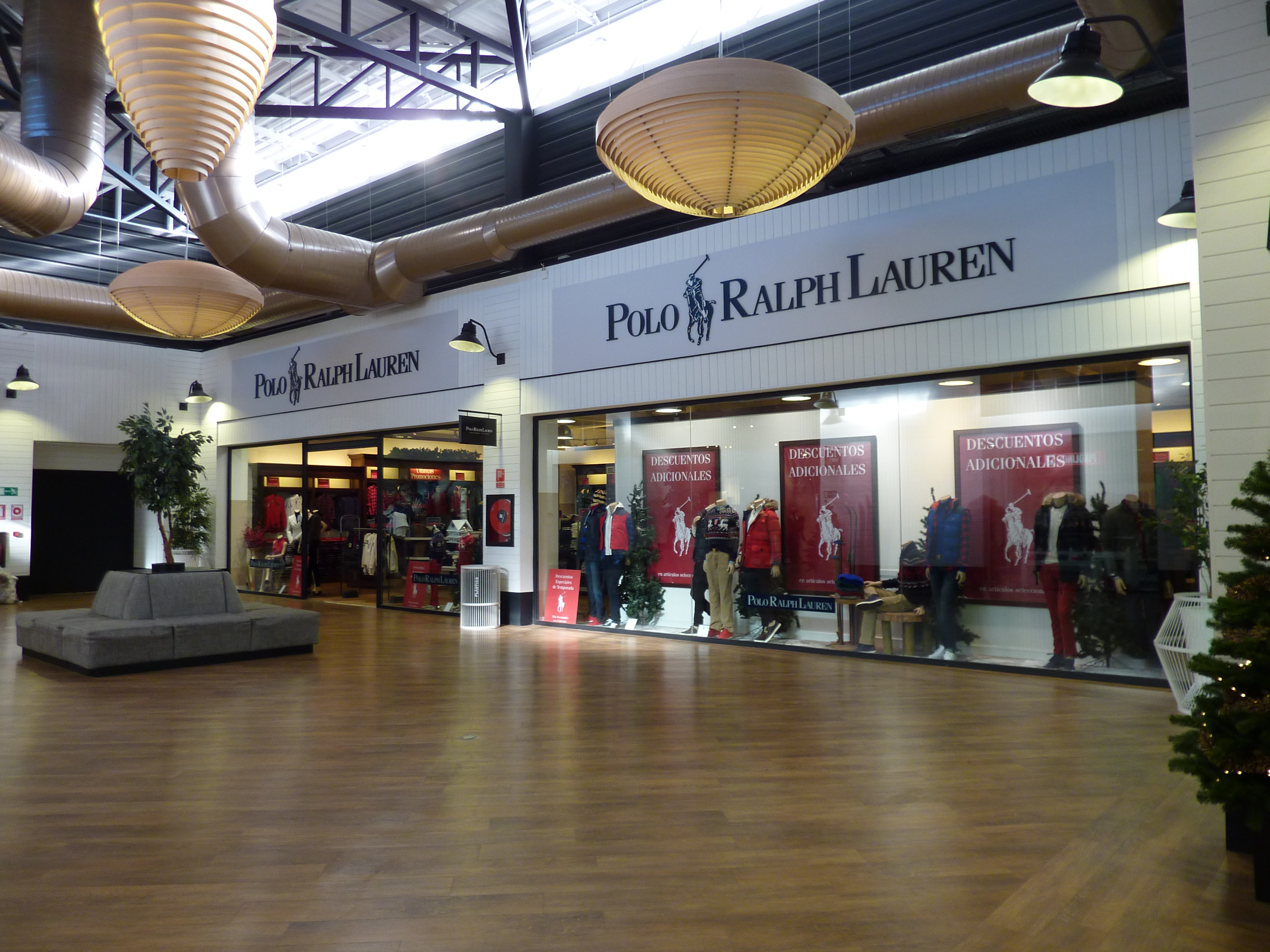 Polo Ralph Lauren Outlet Store Seville, clothing store, Autonomous