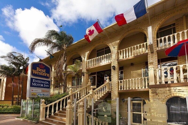 Гостиница Ensenada Motor Inn and Suites в Аделаиде