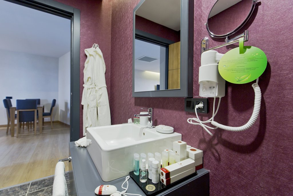 Фото Euphoria Batumi Convention & Casino Hotel