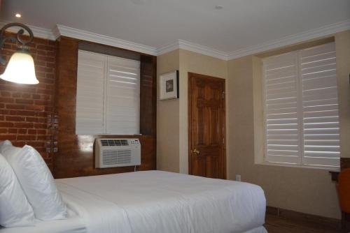 Фото The Architect