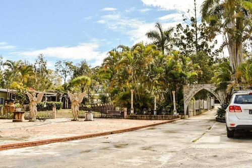 Гостиница Gold Coast Nerang 99 House в Хеленсвейле