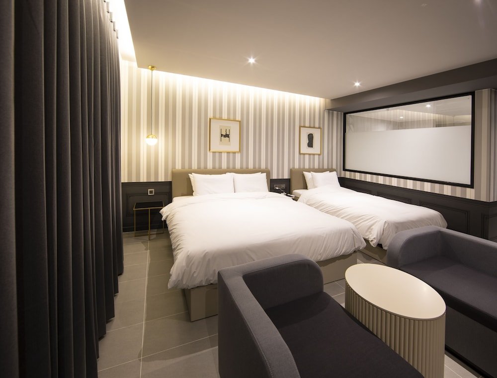 Фото Brown Dot Hotel - Jangsaengpo