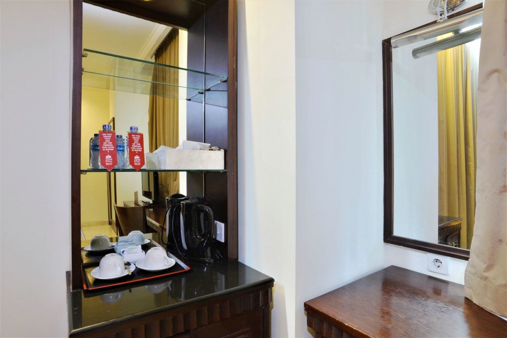 Фото Zen Premium Near Grand Indonesia Mall