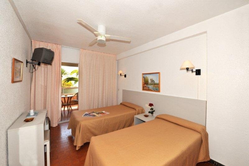 Фото Hostal Velilla