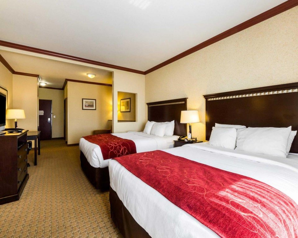 Фото Comfort Suites Central