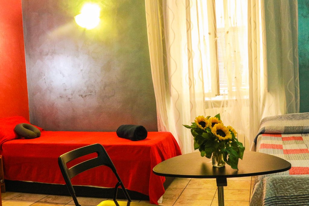 Фото Roman Holidays Hostel