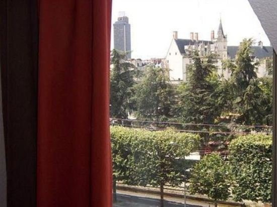 Фото Ibis Nantes Centre Gare Sud 