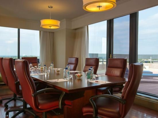 Гостиница Washington Dulles Marriott Suites в Херндоне