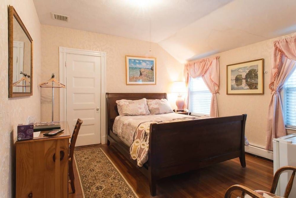 Фото Coolidge Corner Guest House