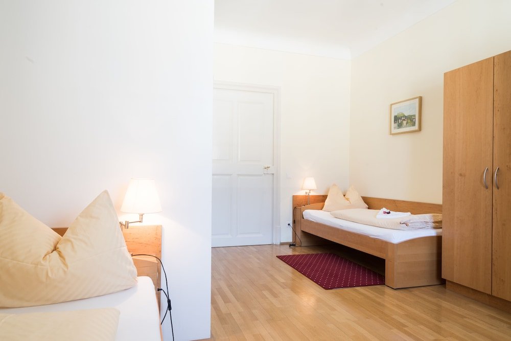 Фото Gästehaus im Priesterseminar Salzburg