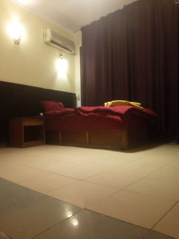 Фото Oasis Hotel