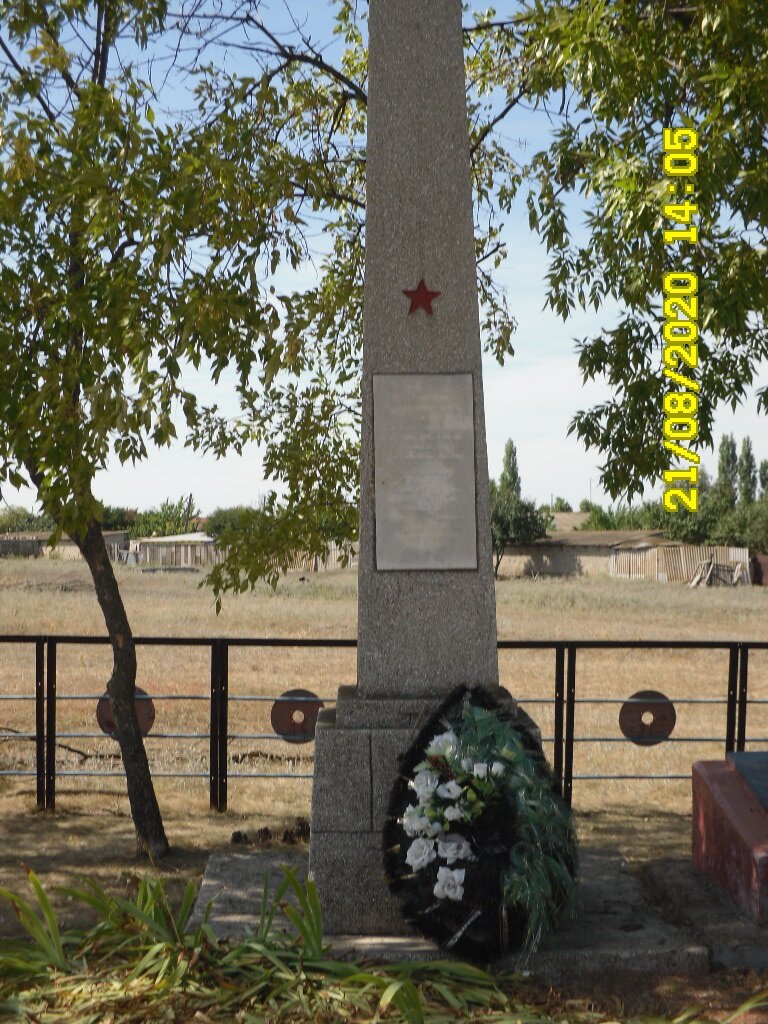 Monument, memorial Братская могила советских воинов, погибших в период Сталинградской битвы, Volgograd Oblast, photo