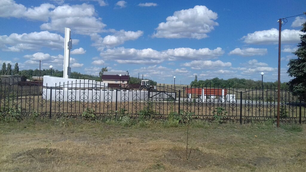 نصب تذكاري للحرب، مقبرة جماعية Землякам, павшим в годы Великой Отечественной войны ، مقاطعة فولغوغراد، صورة