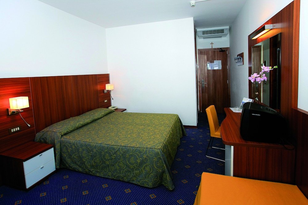 Фото Hotel Touring