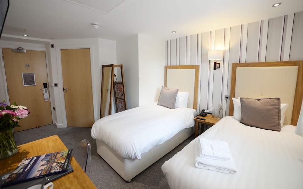 Фото Waterside Hotel & Leisure Club