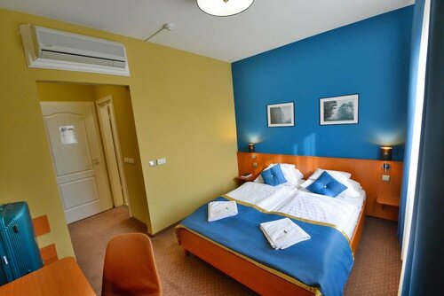 Гостиница Hotel Platan в Секешфехерваре