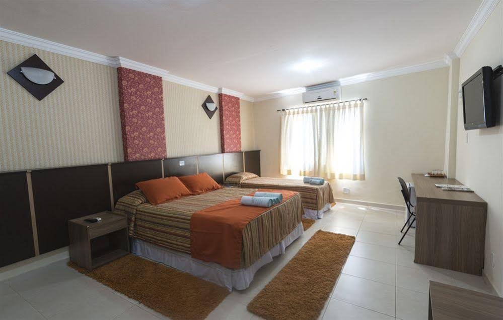 Фото Monte Serrat Hotel