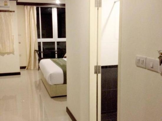 Фото The Capital Hotel