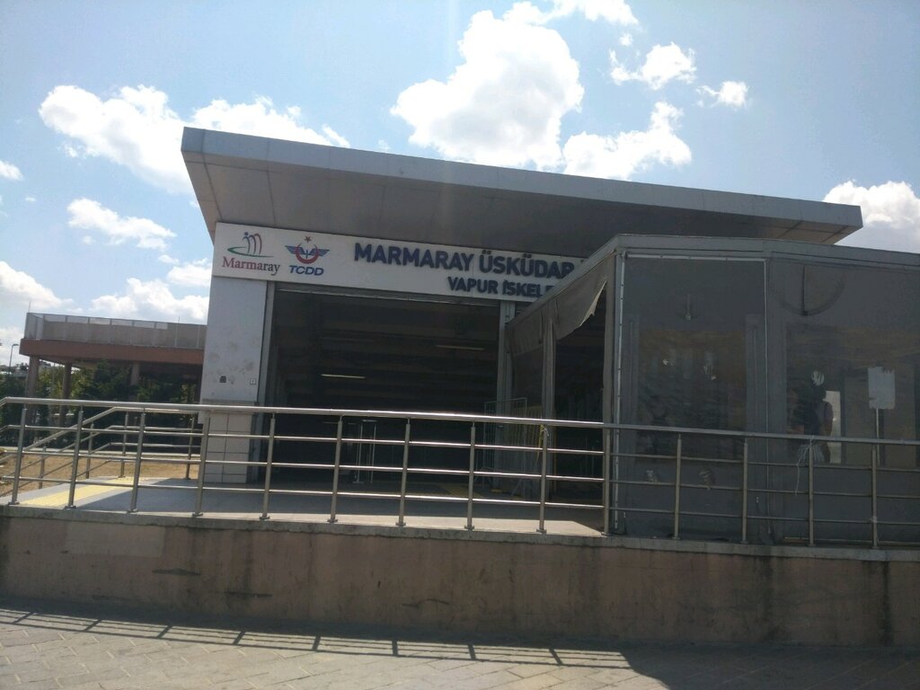 Public transport stop Marmaray istasyonu, Uskudar, photo