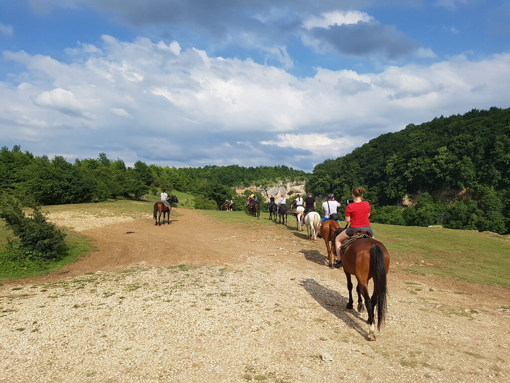 Лагонаки конные прогулки