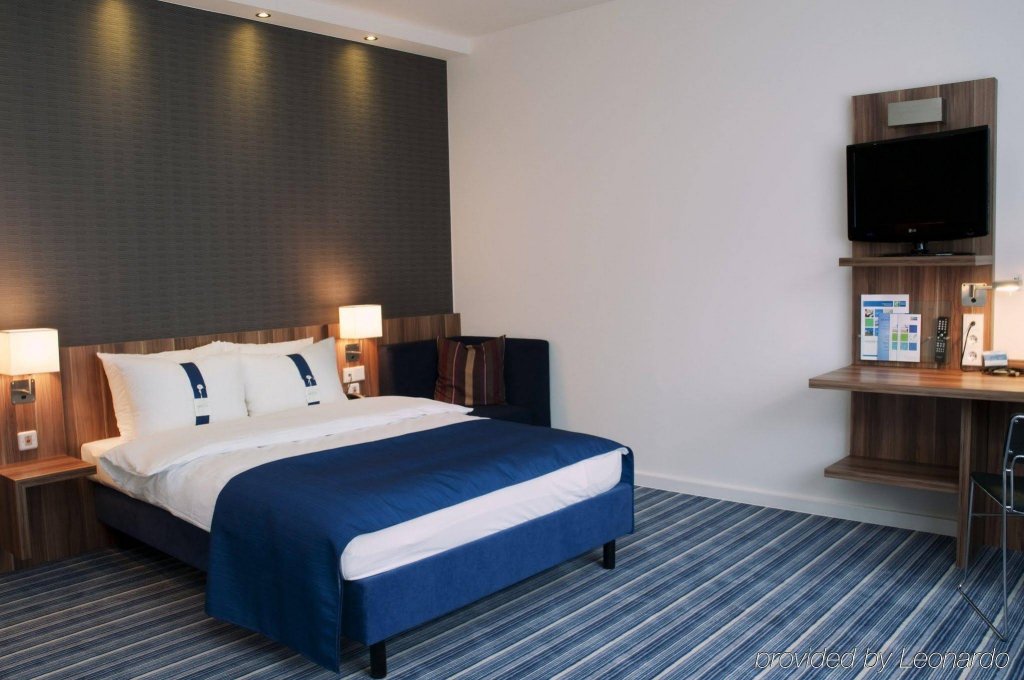 Фото Holiday Inn Express Bremen Airport, an Ihg Hotel