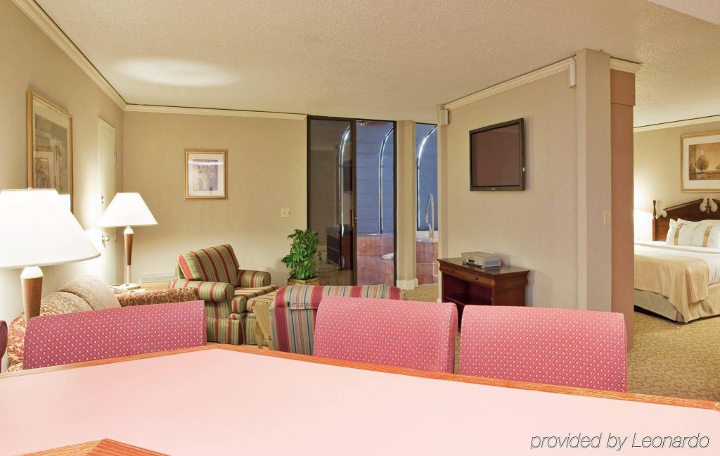 Фото Holiday Inn Executive Center-Columbia Mall, an Ihg Hotel